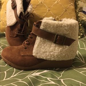 Mudd Suede w/Faux Fleece Short Boots girls sz3